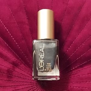 L'Oreal Nail Polish NWT Color 570 Midnight Blue 💙